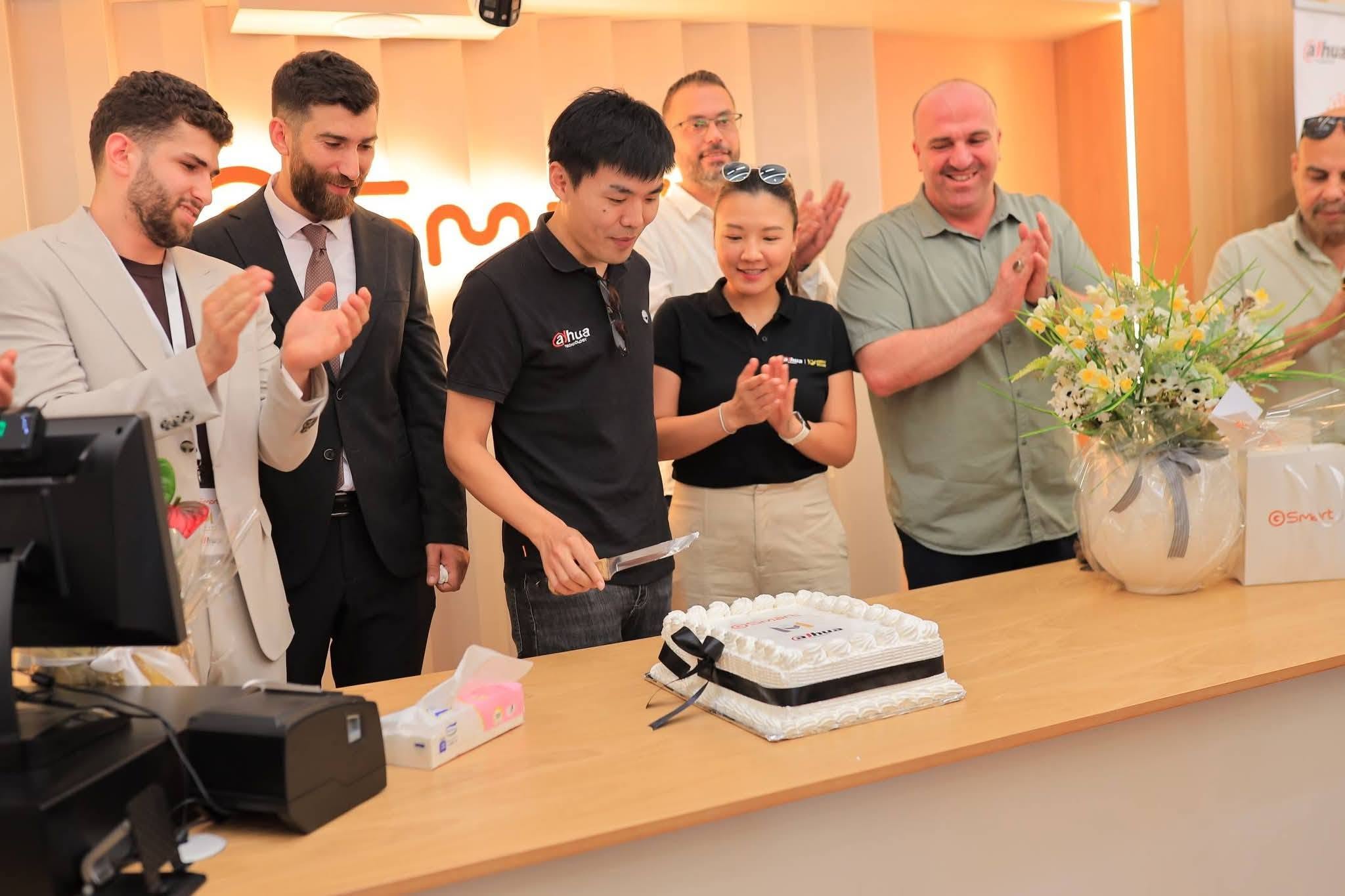 Go Smart Showroom Opens in Jenin Under the Sponsorship and Supervision of Almnar Co